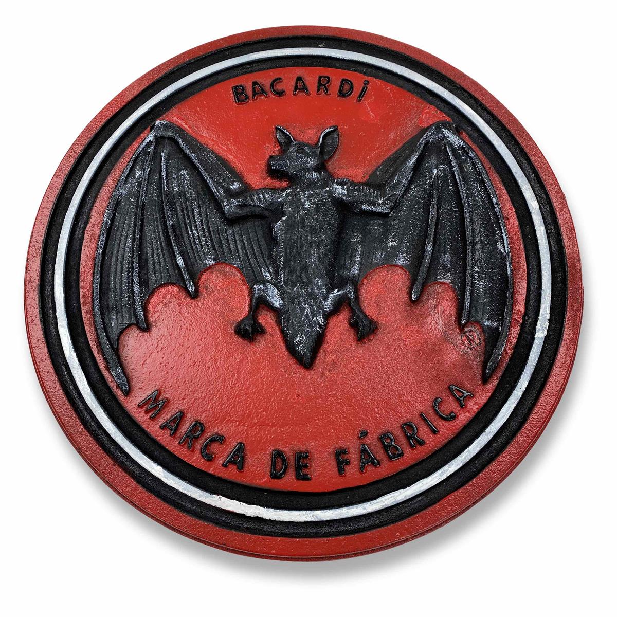 1x Bacardi Rum Schild Gusseisen rot schwarz 31 x 31