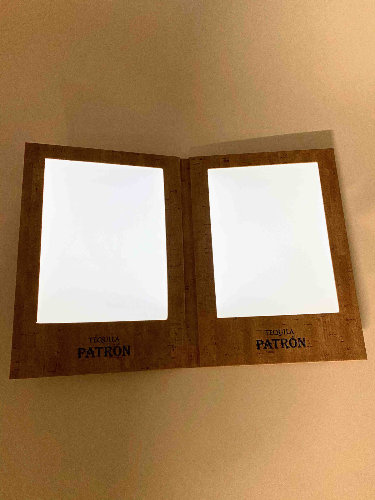1x Patron Tequila Menu Karte LED Kork Optik – Ansicht 3