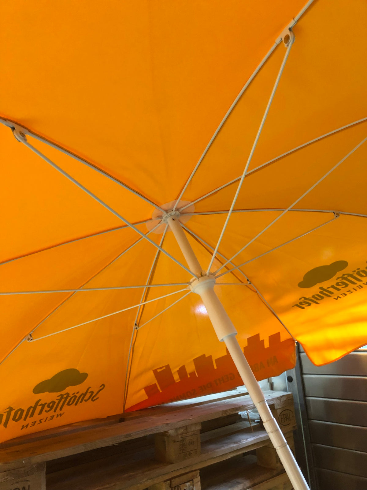 1x Schöfferhofer Bier Sonnenschirm Mit Fuß 2m – Ansicht 4