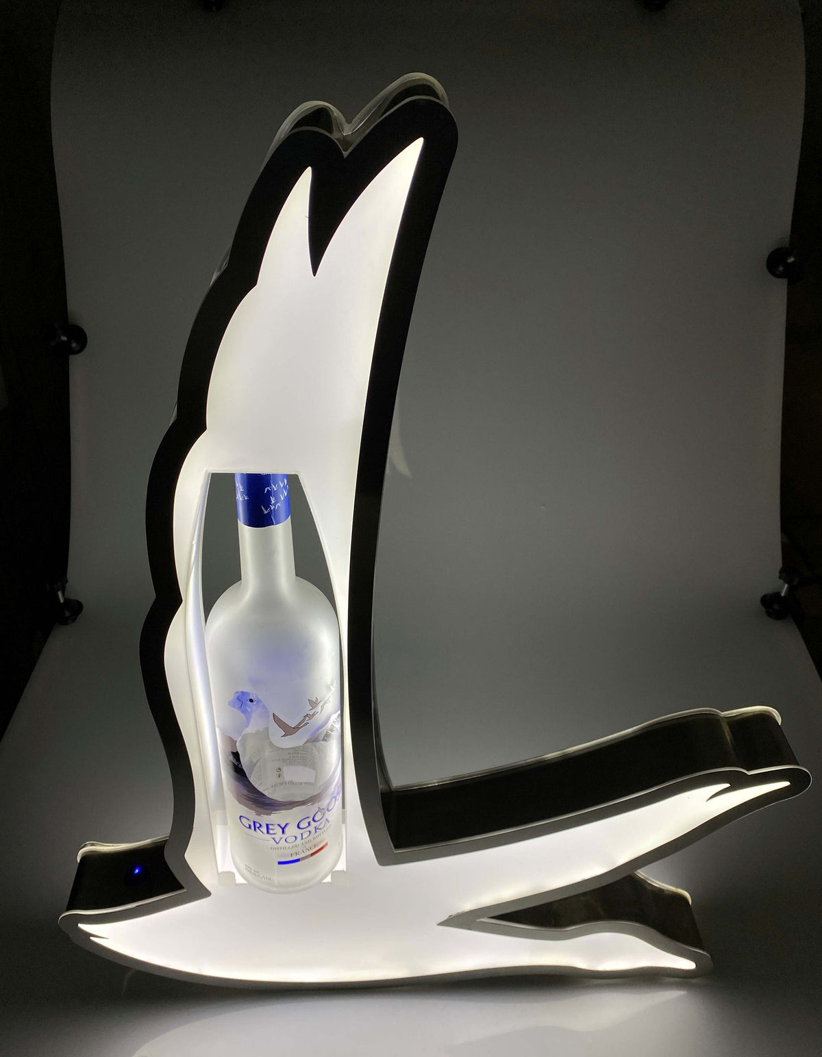 Grey Goose Vodka Glorifier LED Leuchtreklame Leuchtwerbung Gans 1,5l Flaschen