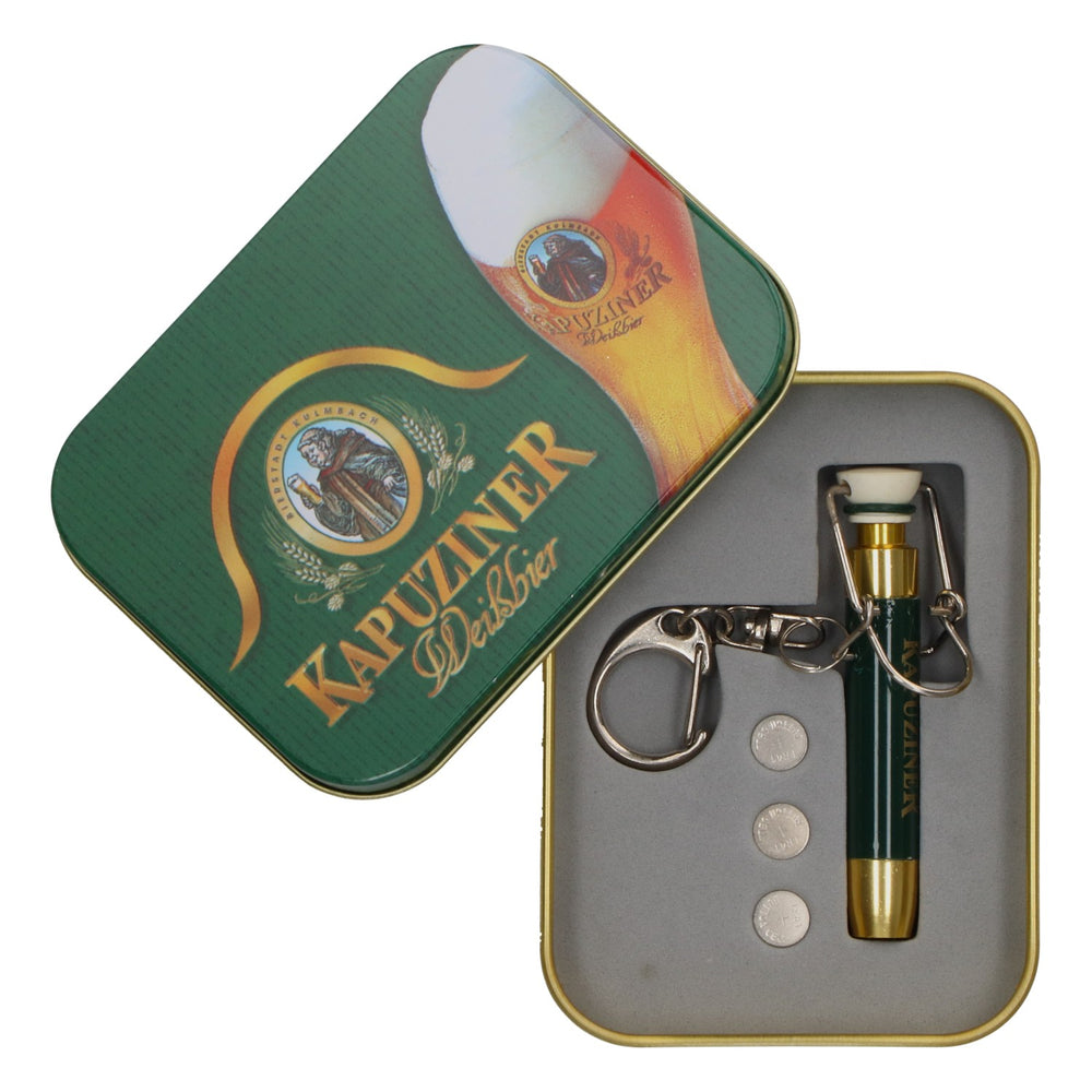 Kapuziner Bier Schlüsselanhänger Taschenlampe LED grün in Blechdose