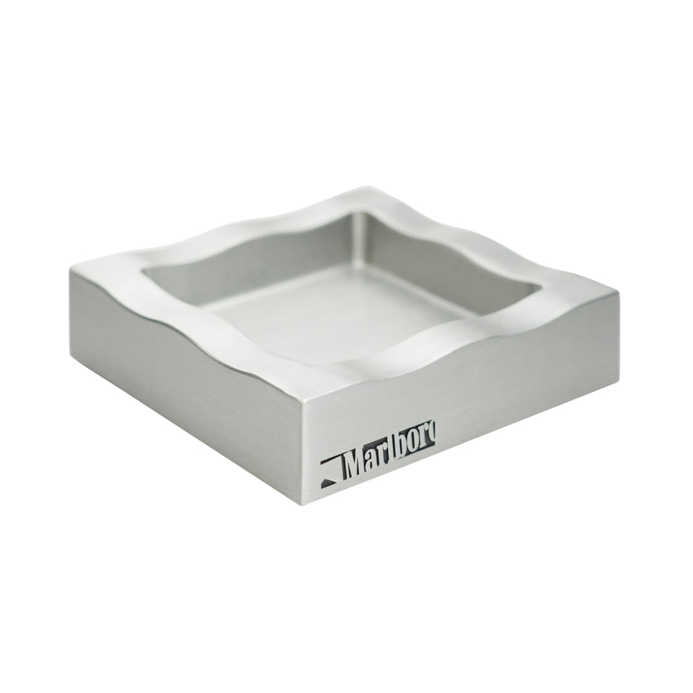 Marlboro Zigaretten Aschenbecher Ascher Ashtray Raucher Kneipe Kippen Bar Smoke