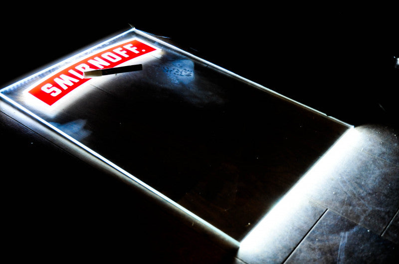 Smirnoff Vodka LED Leuchtreklame Leuchtwerbung Illuminated Schreibtafel – Ansicht 2