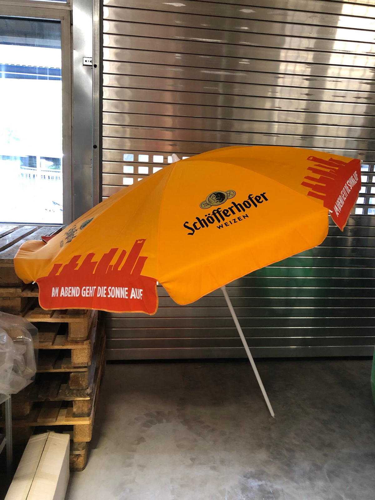 1x Schöfferhofer Bier Sonnenschirm Mit Fuß 2m