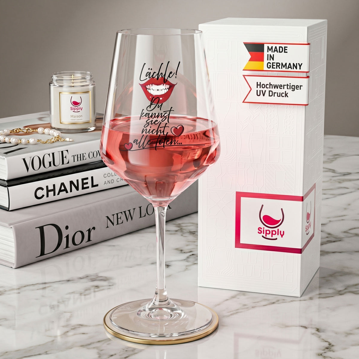 Sipply Weinglas mit Spruch Lächle! Du kannst sie nicht alle töten… 0,5l – Ansicht 3