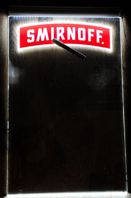 Smirnoff Vodka LED Leuchtreklame Leuchtwerbung Illuminated Schreibtafel – Ansicht 3
