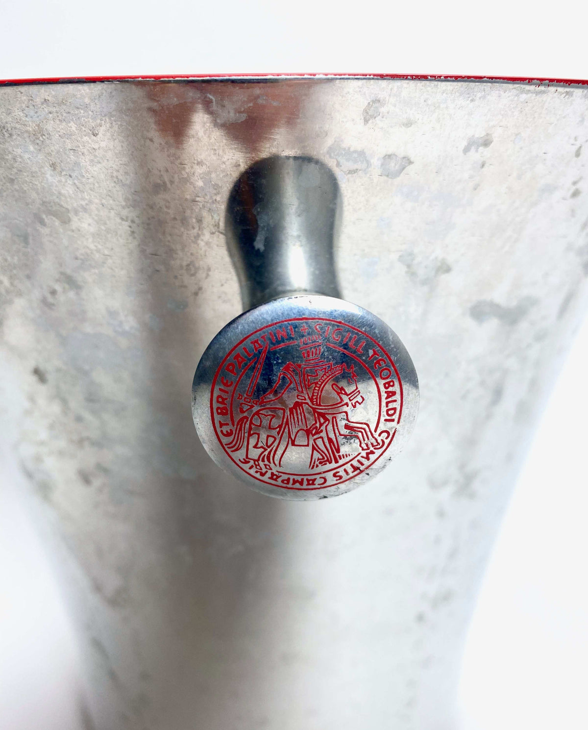 Taittinger Champagner Flaschenkühler Eiswürfelbehälter Metalleimer mit rot – Ansicht 4