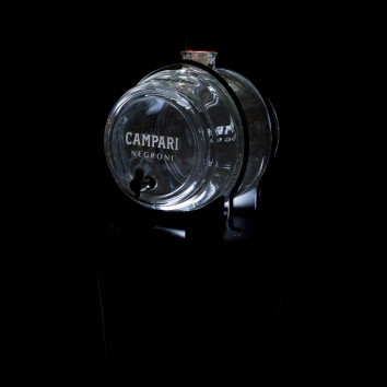 Negroni Campari Showfass Glas LED drehbar Zapfanlage Leuchtreklame Display Bar